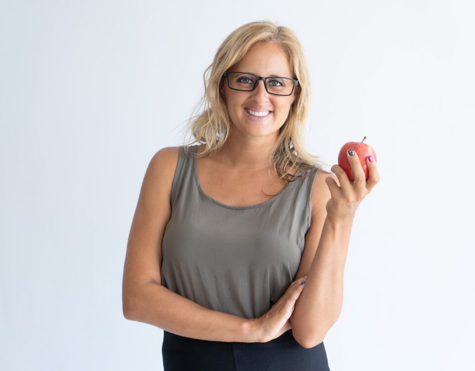 donna felice di fare dieta in menopausa